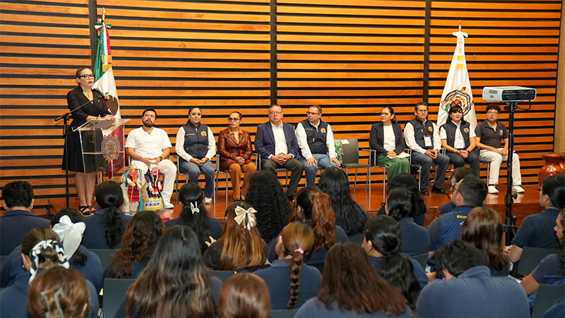 Siéntanse arropados por la UMSNH, señala Yarabí Ávila a estudiantes que iniciarán su servicio social