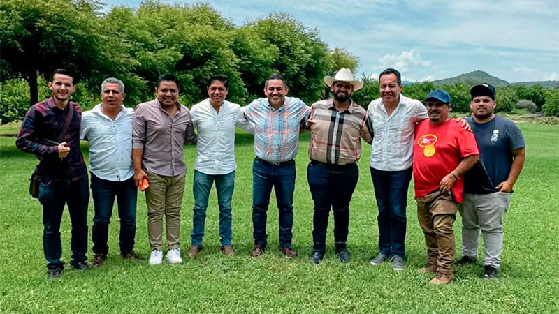 Se fortalece presencia de Movimiento Ciudadano en Apatzingán: Víctor Manríquez 