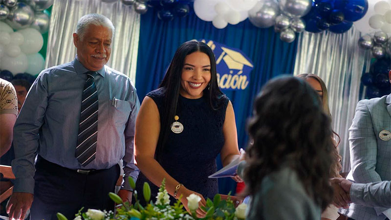 Adriana Campos refrenda su compromiso con la niñez michoacana y la educación pública 