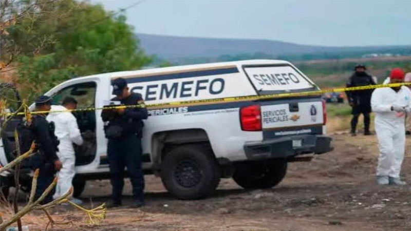 Abandonan cuerpos de dos individuos en camino rural de Acuitzio, Michoacán 