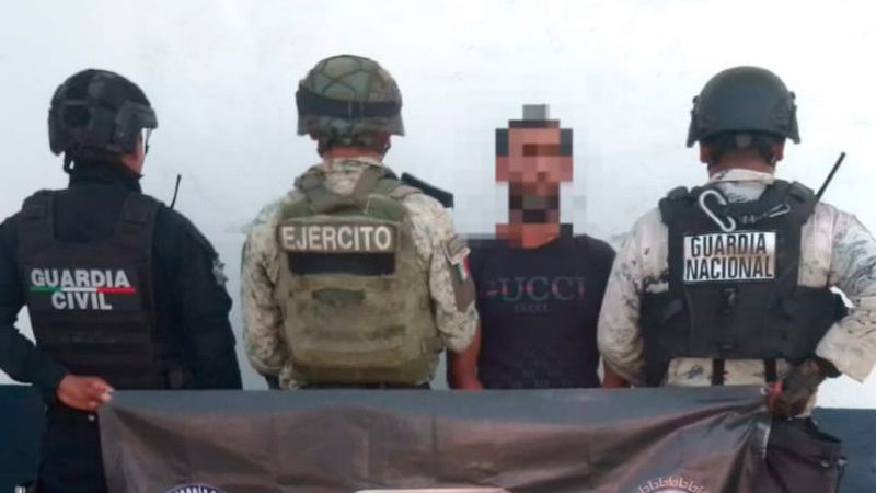 En Apatzingán y Buenavista, Michoacán detienen a una persona y aseguran armas y explosivos 