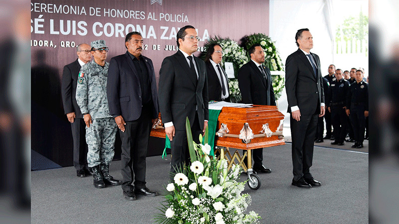 Rinden homenaje al oficial José Luis Corona Zavala, caído en cumplimiento del deber en Corregidora 