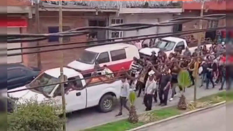 Despiden a los cortadores de aguacate que fallecieron en accidente en la autopista Siglo XXI 