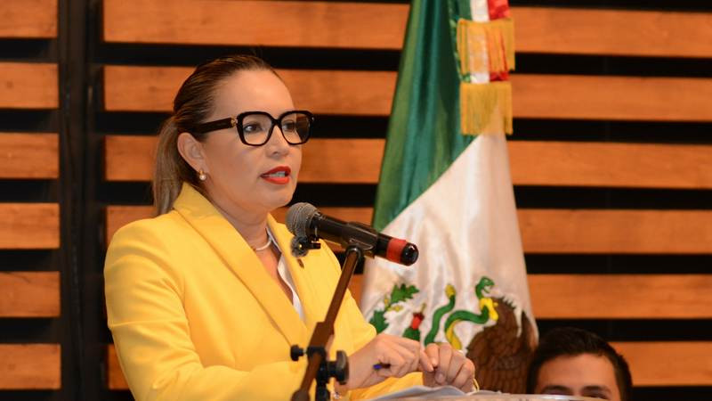Promuevan el respeto, la equidad y la inclusión, exhorta Yarabí Ávila a estudiantes que realizarán su servicio social 