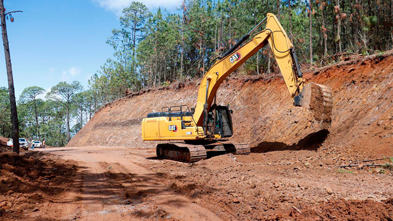 Gobierno de Michoacán rehabilita 8 tramos carreteros en Tierra Caliente 
