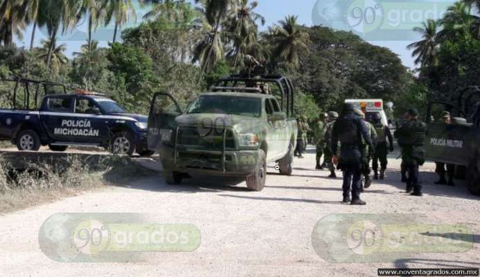 Civiles armados y militares se enfrentan en Lázaro Cárdenas; hay un muerto - Foto 2 