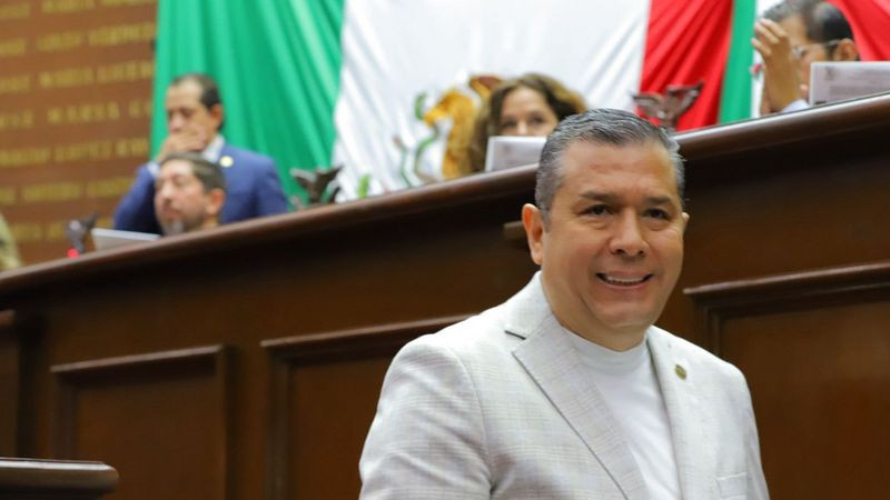 Juan Carlos Barragán presenta iniciativa para transformar adeudos de agua en inversión educativa en escuelas públicas y la UMSNH 