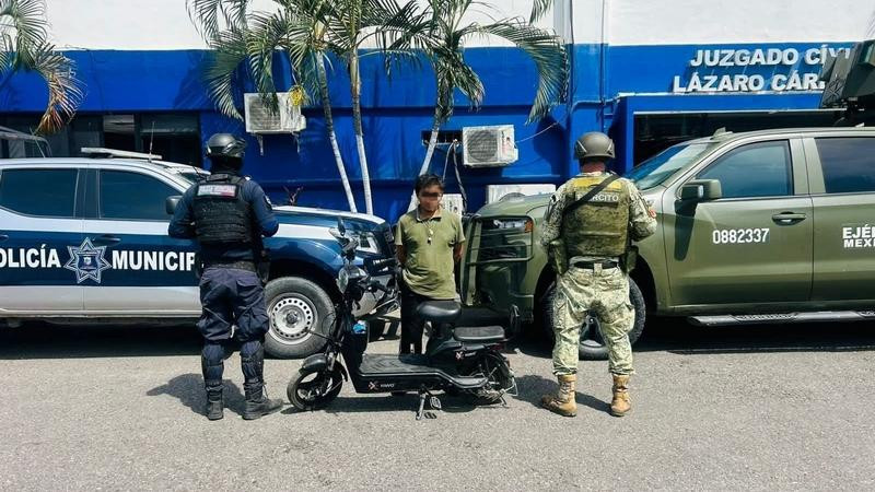 En Lázaro Cárdenas, Michoacán, detienen a sujeto en posesión de estupefacientes 