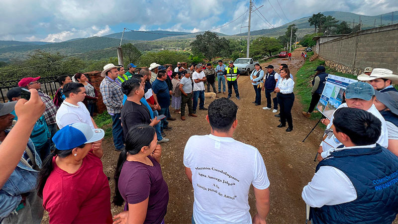 CEI mejora camino que conecta Pinal de Amoles y Arroyo Seco 