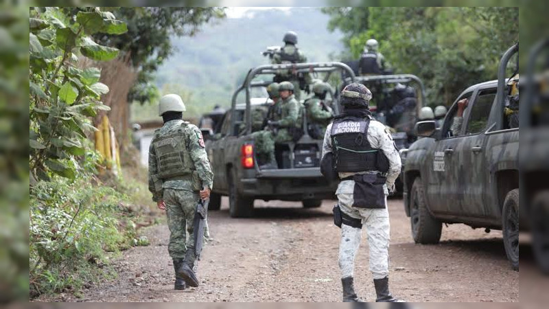 Balaceras y dronazos quitan la tranquilidad a la comunidad El Guayabo, en Apatzingán, Michoacán  