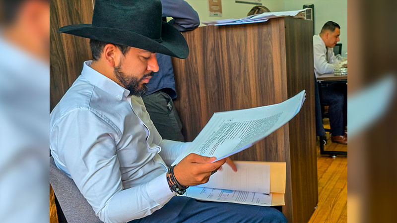 Anuncia Humberto Jiménez estacionamiento para vecinos de la Emiliano Zapata 