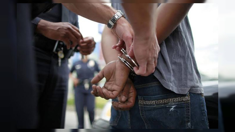 Robo de auto desata persecución y termina con cuatro detenidos en Uruapan, Michoacán  