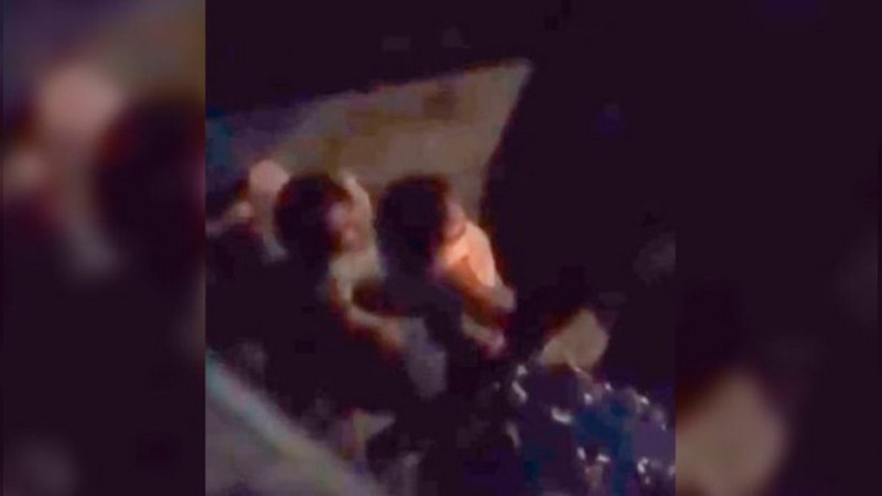 Niñas son rescatadas tras ser dejadas a su suerte por su madre en Veracruz; estaban afuera de casa mientras llovía 