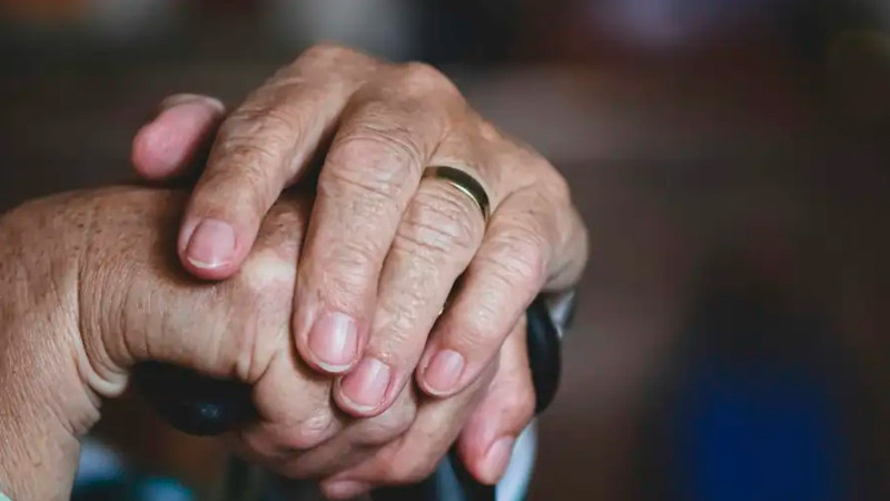 Ciberestafas a personas mayores aumentan un 20%, advierten expertos 