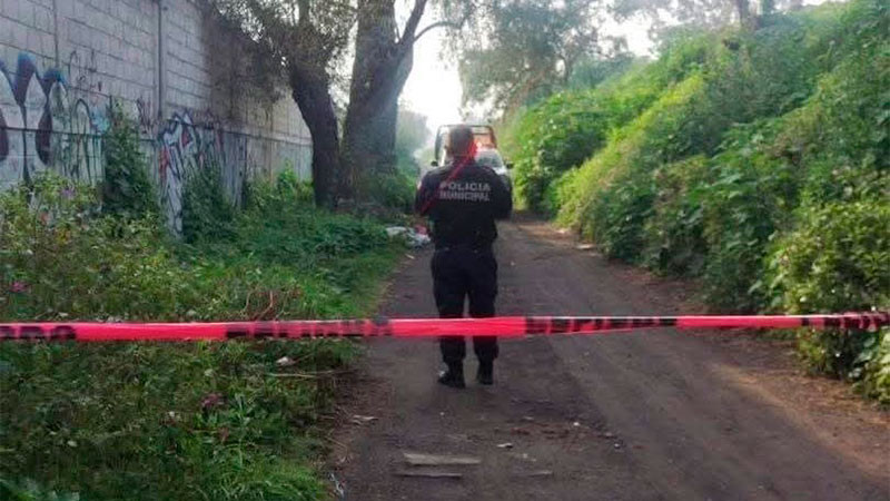 Abandonan dos cuerpos envueltos en lonas cerca del Río Amecameca en el Estado de México 