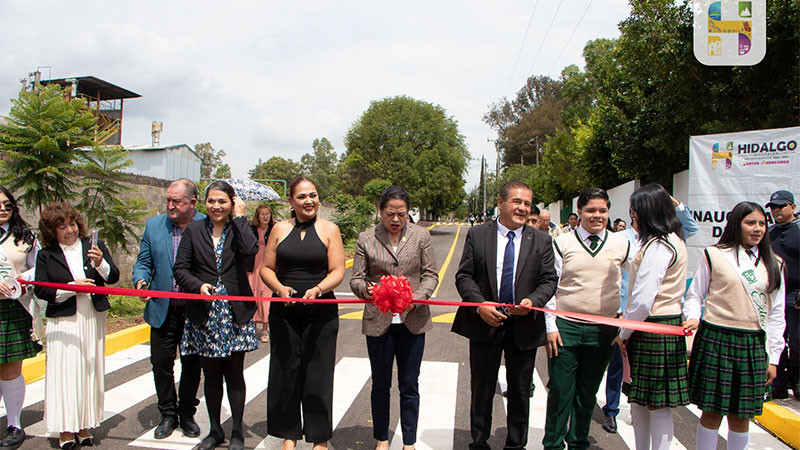 Jeovana Alcántar, inauguró la pavimentación asfáltica del camino de acceso al CBTF No.6, y andador de dicha institución educativa 