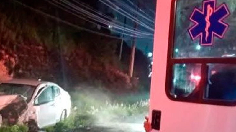 Accidente en anillo Fray Junípero Sierra, de Querétaro, deja una mujer muerta y tres lesionados 