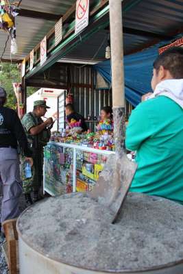 Supervisan negocios dedicados a la venta de pirotecnia en Apatzingán, Michoacán - Foto 3 