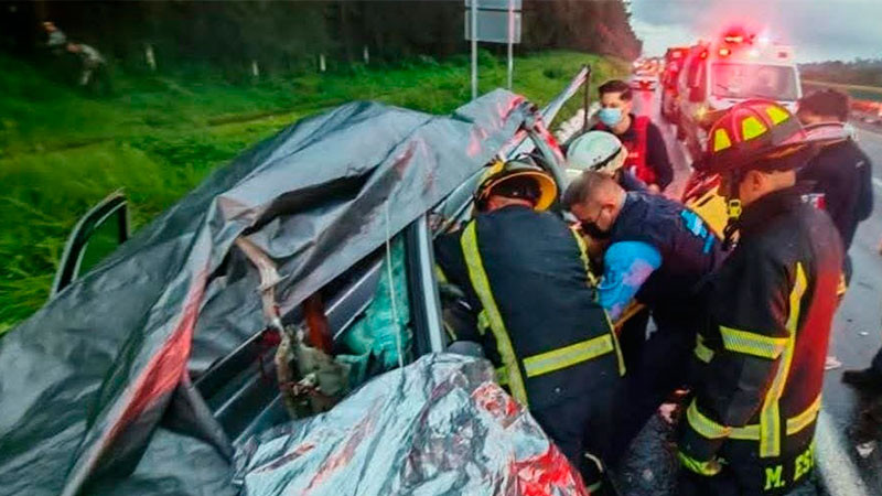 Accidente en la autopista Siglo XXI, deja cinco heridos 