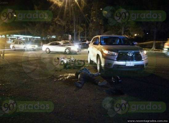 Morelia: fallece al chocar contra camioneta; hay una detenida - Foto 0 