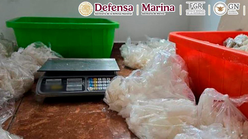 Golpe al crimen en Michoacán: aseguran 800 kilos de estupefacientes químicos y laboratorio; hay dos detenidos 