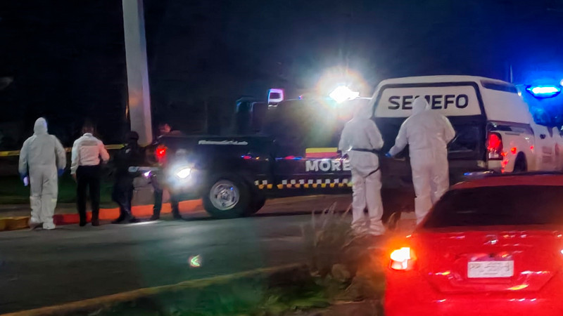 En Morelia, Michoacán, muere motociclista tras accidentarse 