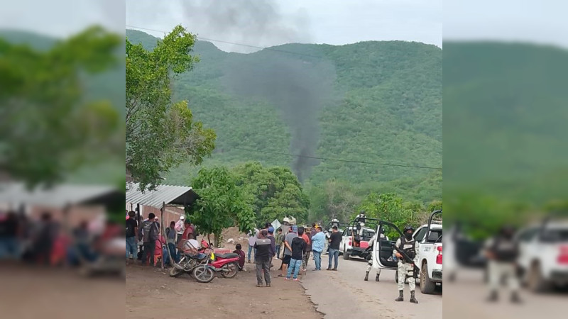 Michoacán: Paralizan quemas y bloqueos la carretera Apatzingán - Aguililla 