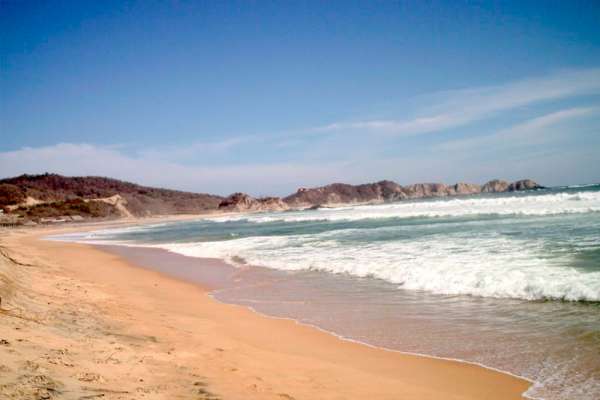 Las playas de Michoacán, listas para recibir a visitantes: Secretaría de Salud 