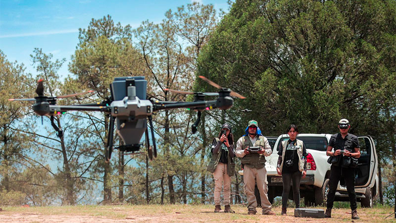 Gobierno de Michoacán combate deforestación con dron, siembra 24 mil semillas en Hidalgo 