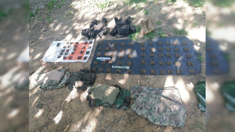 Ejército y policía municipal desmantelan campamento criminal en Lázaro Cárdenas, Michoacán 