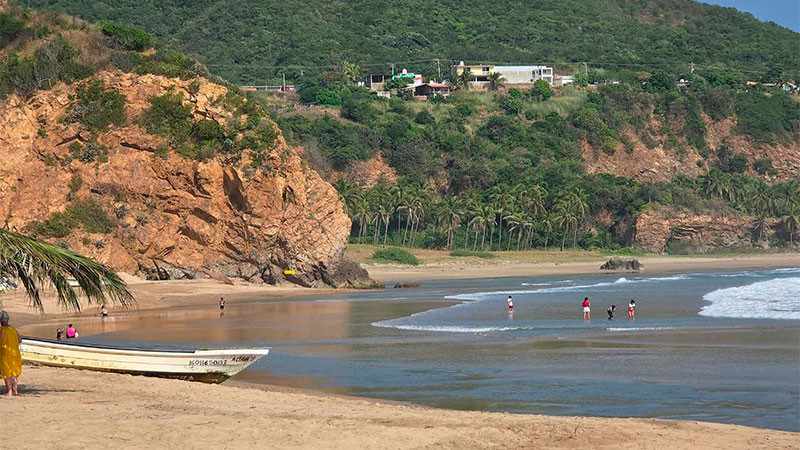 Playas de Michoacán son aptas para uso recreativo durante el verano 