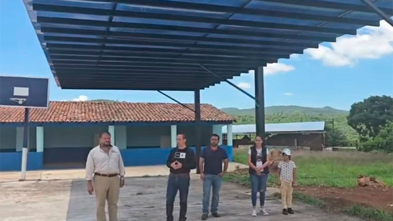 Cumple Ayuntamiento de Morelos un compromiso más en San Miguel Tumbastatiro, se entrega sombra en la Escuela Primaria “Ignacio Zaragoza” 