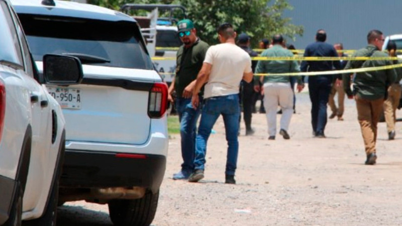 Hombre ultima a sus hijos de 5 y 3 años, ataca a policías y se quita la vida, en Tlajomulco, Jalisco 