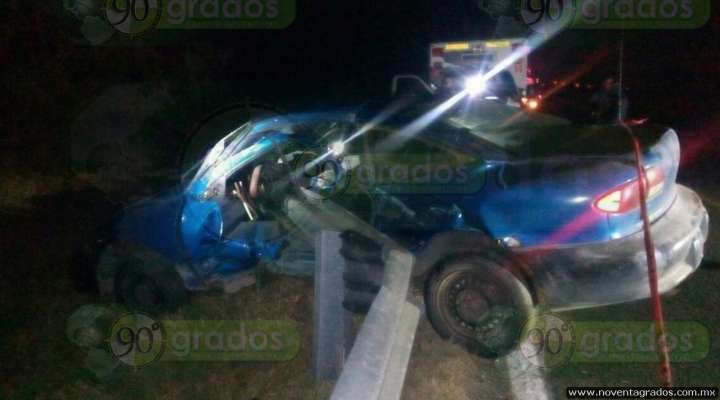 Muere en accidente vehicular sobre la Morelia - Acámbaro - Foto 0 