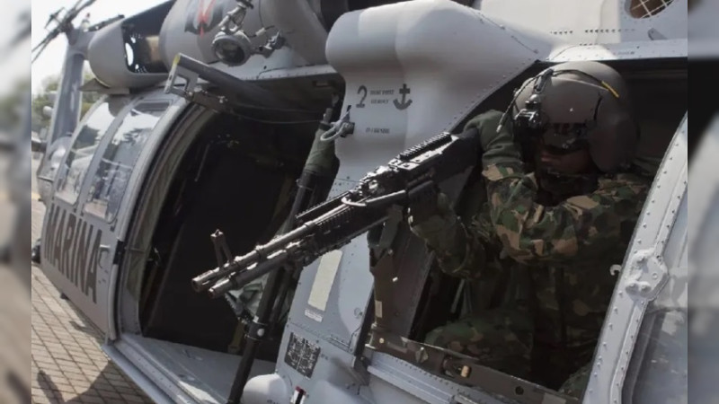 Dispara helicóptero artillado contra objetivos en tierra, reportan pobladores de Buenavista, Michoacán 