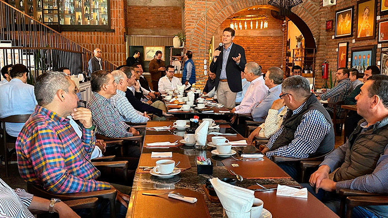 Se reúne Alfonso Martínez con empresarios de Zamora 