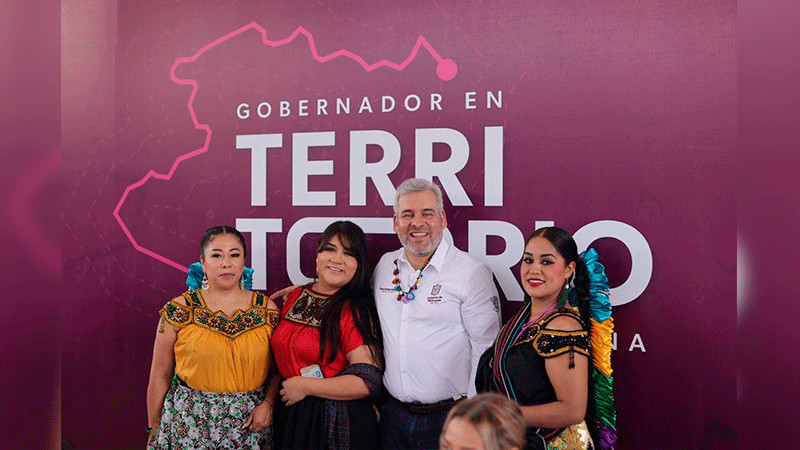 Con audiencia pública Bedolla responde solicitudes ciudadanas en Tzintzuntzan 