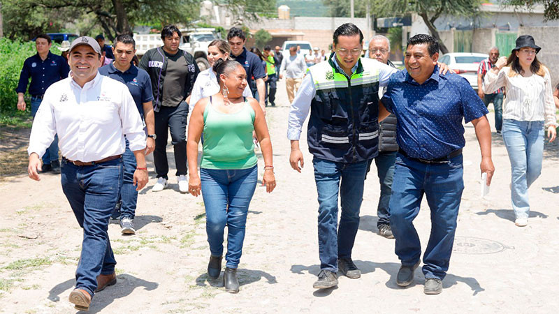 Realiza recorrido el alcalde de Corregidora por la comunidad de San Rafael y escucha peticiones vecinales 