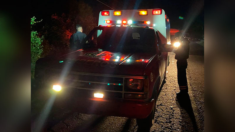 Michoacán: Fallece motociclista al accidentarse en la carretera Zitácuaro-Tuzantla 