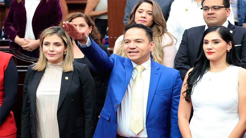 Abraham Alí Cruz protesta como titular del Órgano Interno de Control del IEM 