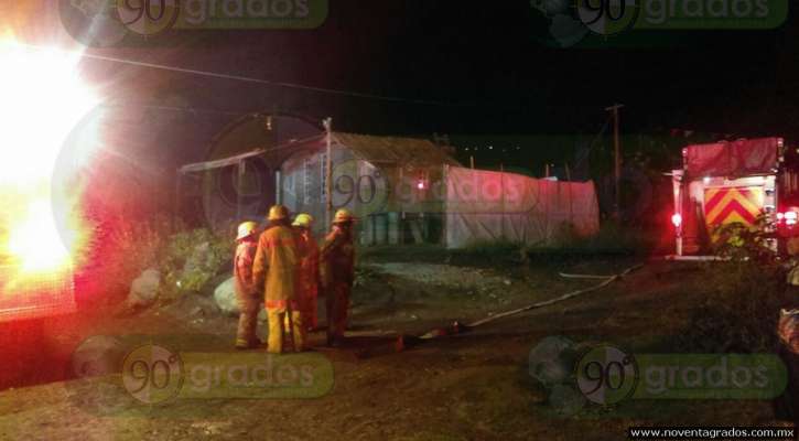 Morelia: incendio consume viviendas en el Cerro del Quinceo - Foto 0 