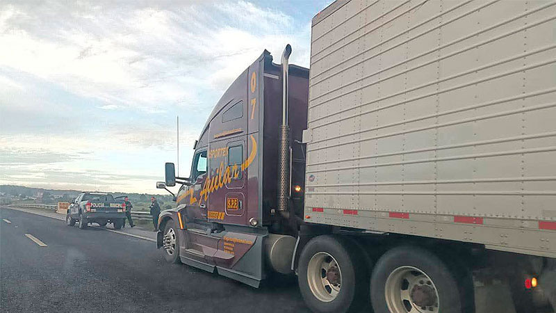 Por oponerse a un asalto, quitan la vida a un trailero en la carretera federal México-Tuxpan 
