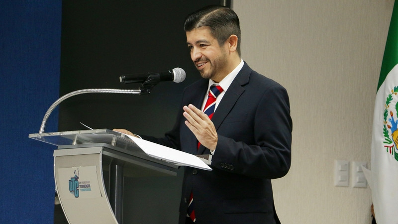 UTC celebra la graduación de 60 nuevos profesionistas 