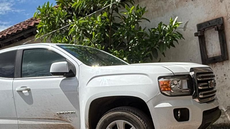 En tres municipios de Michoacán, recuperan seis vehículos con requerimiento de repatriación a Estados Unidos, en coordinación con la Embajada de EUA 