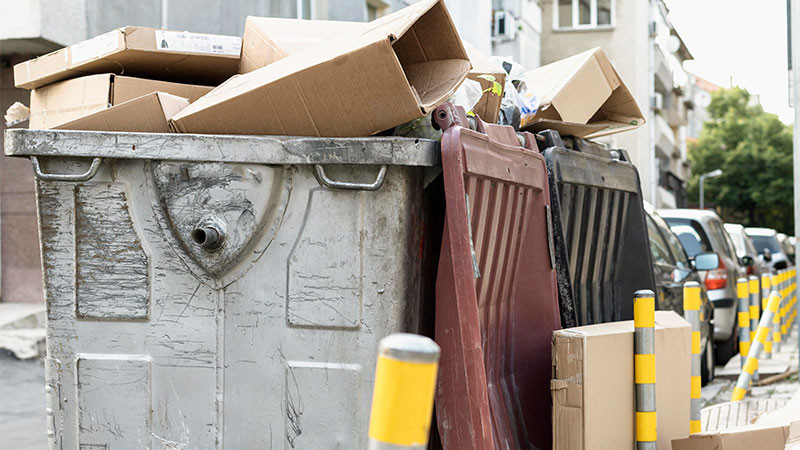 Sujeto asesina a su compañero y roba camión recolector de basura en el que trabajaban en Nuevo León  