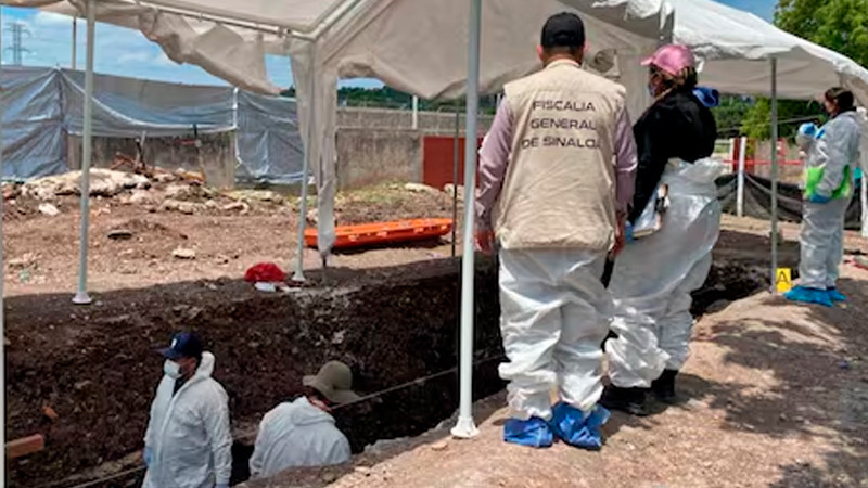 Sube a 16 cifra de cuerpos exhumados de fosa común del panteón 21 de Marzo, en Culiacán 