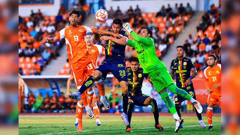 Con un hombre menos, Correcaminos le saca la igualada al Atlético Morelia 