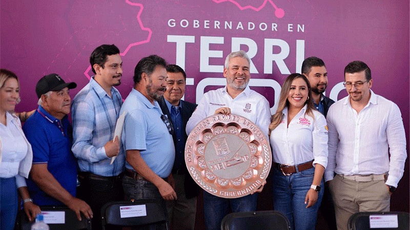 Con audiencia pública Bedolla tiende puente con población de Salvador Escalante 