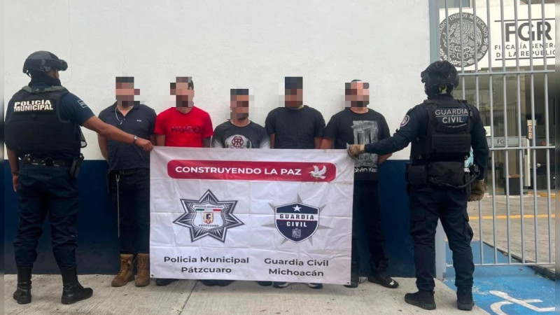 Detienen a cinco presuntos integrantes de célula criminal en operativo sobre la Autopista Siglo XXI 