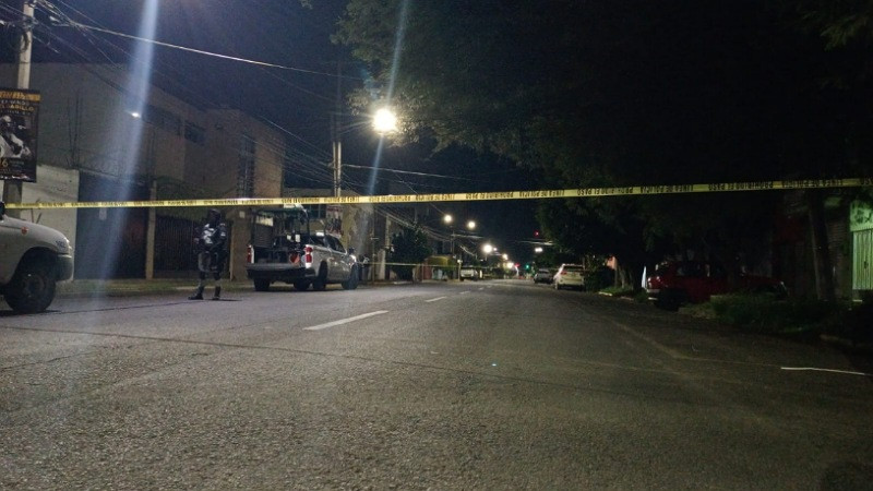 Sujetos armados sorprenden a clientes de bar en Celaya: hay un muerto y seis heridos 